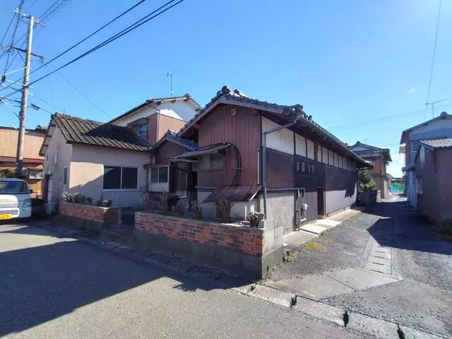 Usa-shi, Usa Oaza Nagasu (Buzen Nagasu Sta.) 2F 6DK

2,000,000 yen