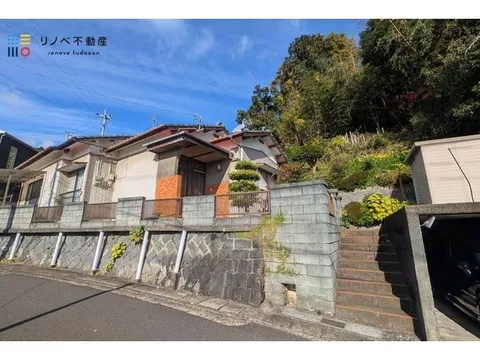 "Renovated and ready to move in. Land 53 tsubo, spacious used house" Parking for 1 car available