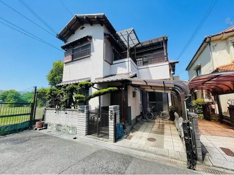 ◆ About 6 minutes on foot from Nankai Main Line "Izumi-Omiya Station"! ◆ Parking lot with carport available!