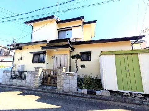 ◆Japanese-style room ◆Flooring ◆Corner lot ◆Storage room ◆Closet ◆Entrance storage ◆Abundant storage