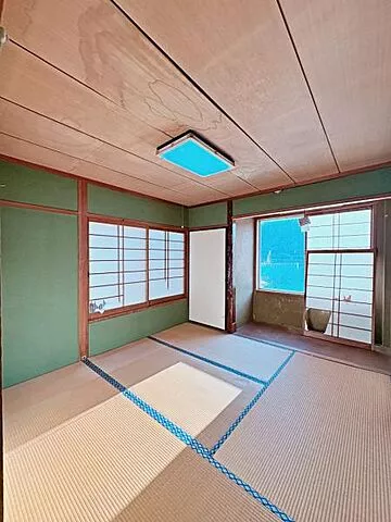 Used single-family home in Kama City, Kamiyamada - Used house