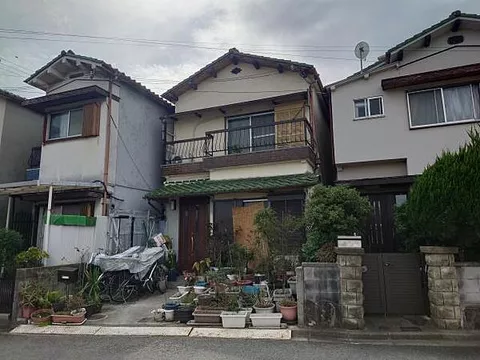 Used single-family home Matsubara City Kawai 2-chome Used house