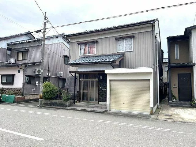 Fukui City, Terute 3-chome (Fukudai-mae Nishifukui Station) 2-story 5DK