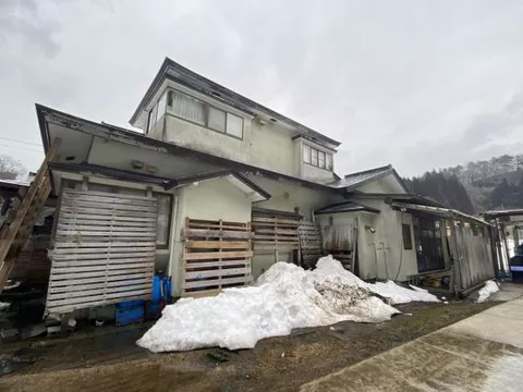 Yamamoto-gun Fujisato-cho Osawa Aza Takinokawa Deguchi 2-story 7LDK