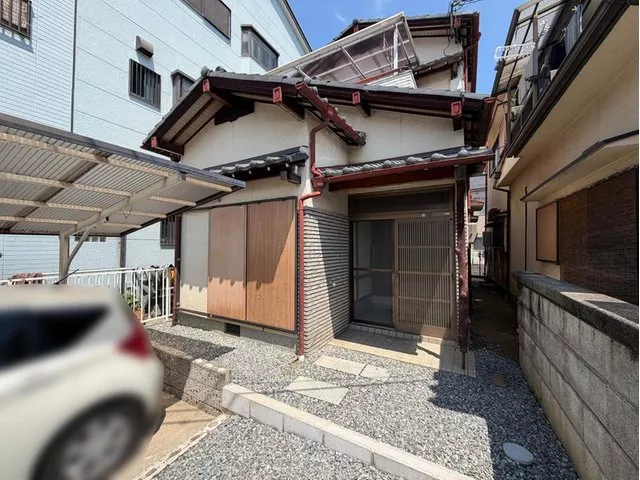 ◇Renovated in July of the 8th year of Reiwa◇South-facing◇Parking for 2 cars available◇Carport available◇