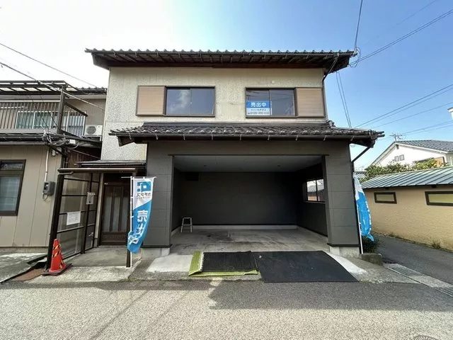 [Open House] Interior has been remodeled / 5 minutes on foot to the sea / New seismic standards compliant / Water facilities replaced / Parking