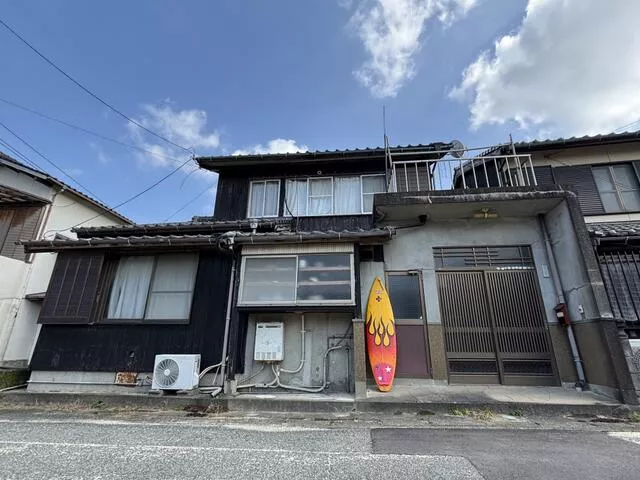 Karatsu City, Hamadama Town Hamazaki (Hamazaki Station) 2-story 9SDK
