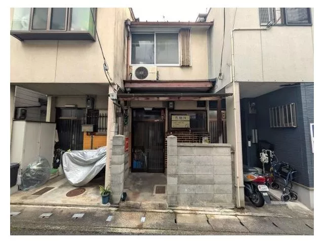 ■ Prime location within a 5-minute walk from the nearest station ■ Can also be considered as an investment property