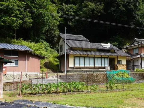 Fukuchiyama City, Oe Town, Minami Ariji (Fukuchiyama Station) 2-story building 6DK