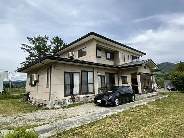 Used single-family home in Nanyo City, Miyauchi