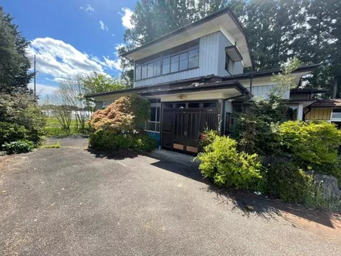 Enjoy the magnificent view of the mountains on a vast 1600 tsubo lot!