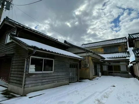 Awara City, Namimatsu (Awara Yunomachi Station) 2-story 7DK