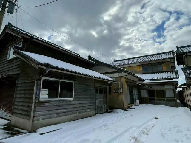 Awara City, Namimatsu (Awara Yunomachi Station) 2-story 7DK