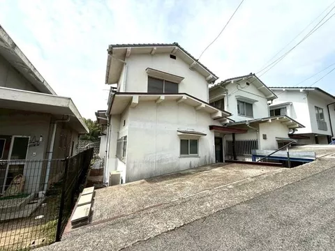 Higashi-ku, Hiroshima City, Kamiyoshina 2-chome (Yaga Station) 2-story 3DK