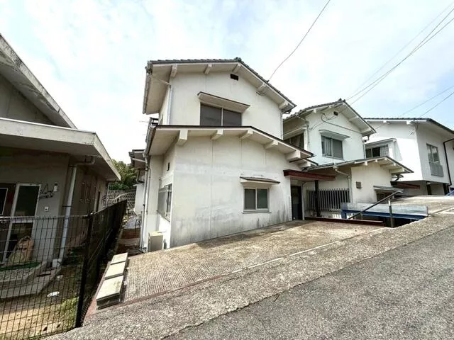 Higashi-ku, Hiroshima City, Kamiyoshina 2-chome (Yaga Station) 2-story 3DK