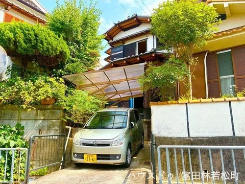 Within about a 5-minute walk to kindergarten and elementary school! Within walking distance to the station, making it安心 for those working in the city.