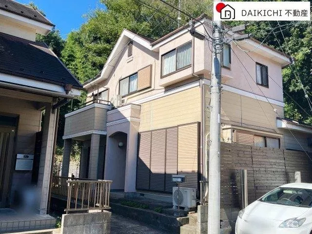 Convenient living environment for shopping♪ Bright living room with good sunlight! Ample storage in 4LDK!