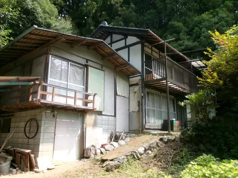 Oaza-Shimohinosawa, Minano-cho, Chichibu-gun (Oyahana Station) 2F 5LDK

4,800,000 yen