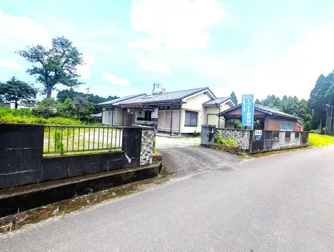 So City, Sueyoshi Town, Ninohata (Isoichi Station) Single-story building 5DK
