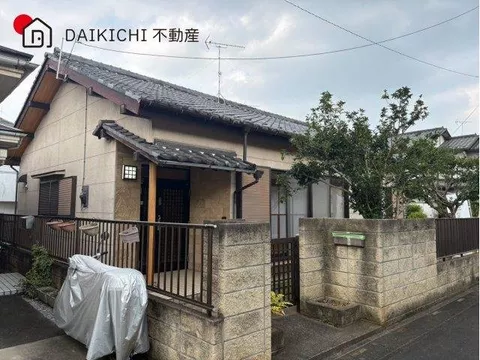 A single-story property that's easy for dogs and cats to live in!!