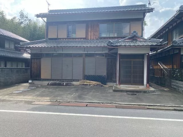 Hikone City, Demachi (Kawase Station) 2-story building 7DK