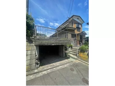 Immediate occupancy available, land over 50 tsubo, good sunlight, garden, two-story building, lush residential area, good ventilation