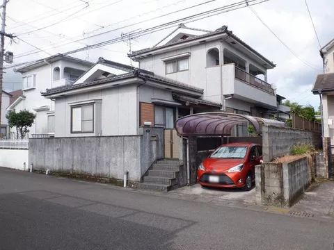 Good sunlight exposure / Within a 10-minute walk to Taiyo Ishiki Housing Complex store