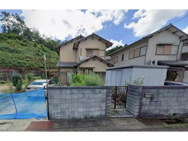 Inquiries for a reasonably priced used house with parking for 2 cars, please contact Mirai-e Housing♪