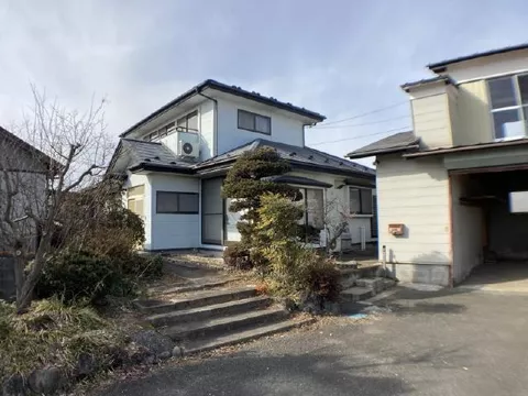 Kurihara-shi, Kurihara Ichihasama Aza Kawaguchi Kawamobuchi (Ikezuki station) 2F 4LDK

4.5 million yen