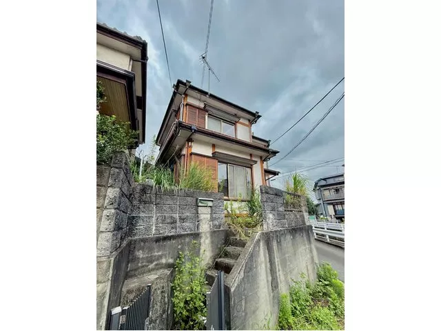 Elevated location with good sunlight! Live in your own way in a compact and functional 2LDK house