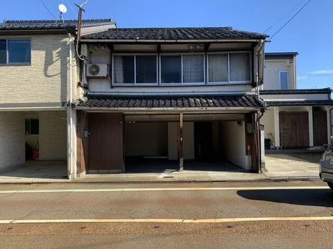 Saiku-cho, Komatsu City (Komatsu Station) 2-story 7LDK