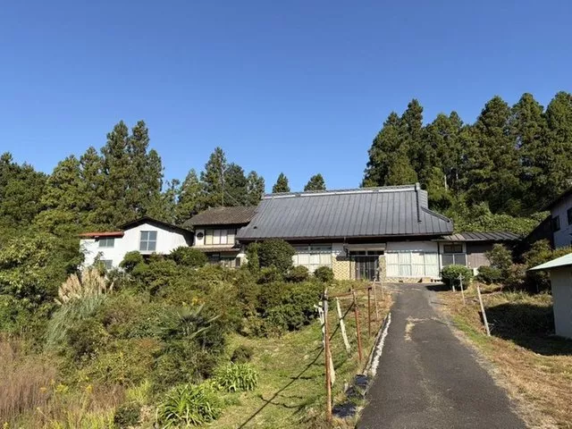 Wada, Sakuramoto (Hongo Station) 2.5 million yen