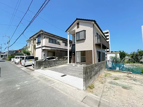 Used single-family home in Sumiyoshi 6-chome, Tokushima City
