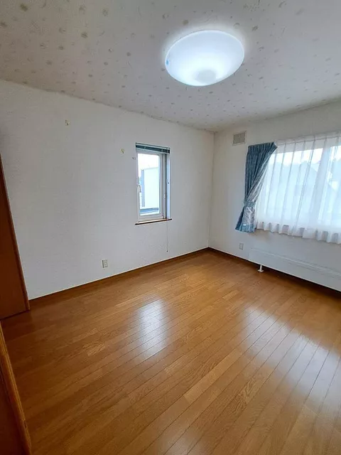 Used single-family home in Asahikawa City, Shunkodai 3-jo - Image 5