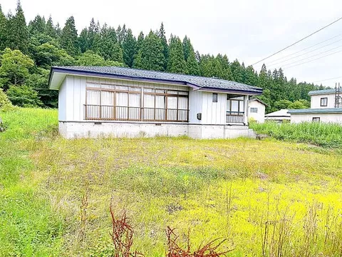 Used single-family home in Yonezawa City, Oaza Kutitazawa, single-family home