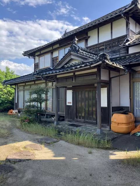 Tottori City, Kawaramachi Sanuki (Kawara Station) 2-story building 9DK