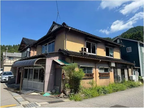 15 minutes on foot from Tsurugi Station on the Ishikawa Line! Recommended for use as a store or similar in the dirt floor space♪
