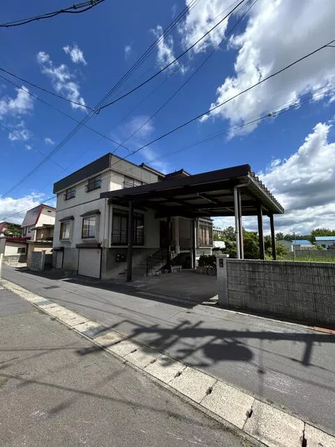 3-story building, 10DK in Oaza Bunkyo, Hirosaki City (Hiroshi Gakuin Daimae Station)