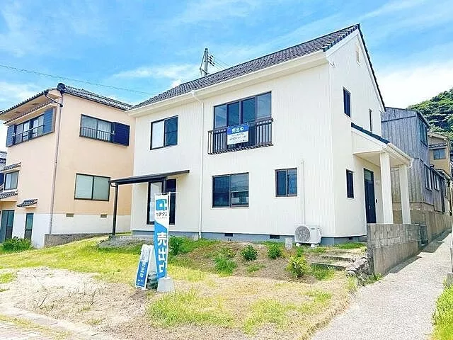 Used single-family home, Tōhaku County Yunohama Town Oaza Tomari house