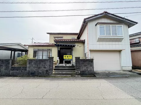 Viewings are always welcome! Please feel free to contact us! Moving support price!