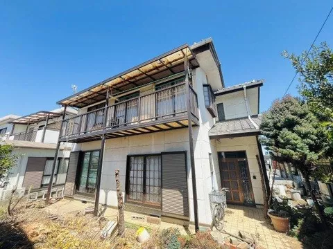 Parking space for 3 cars! South-facing with good sunlight♪ Spacious garden!