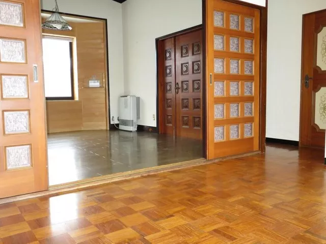 Horikata, 6.8 million yen
