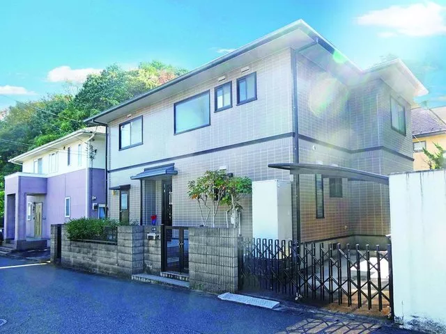 ● Former Panahome (now Panasonic Homes) lightweight steel frame ● Within the former Komat Musashidai subdivision