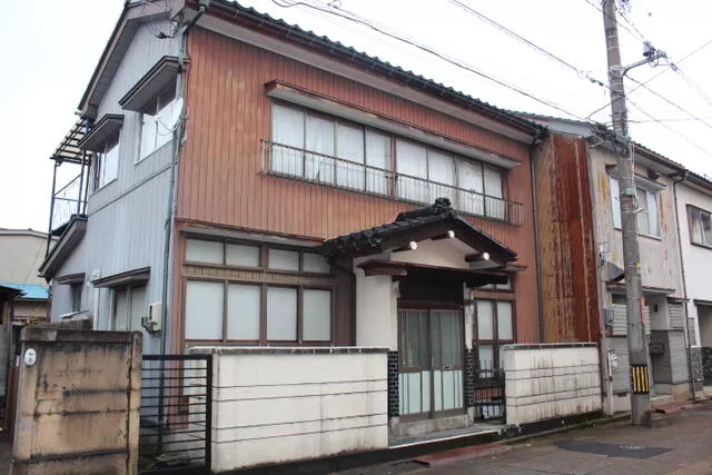 Takaoka City Marunouchi (Hirokoji Station) 2-story building 6DK