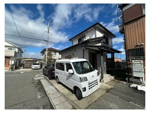 ◆Corner lot◆Renovated◆Parking for 2 cars available◆With garden◆Within walking distance to elementary and junior high schools◆Quiet residential area