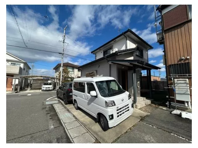 ◆Corner lot◆Renovated◆Parking for 2 cars available◆With garden◆Within walking distance to elementary and junior high schools◆Quiet residential area