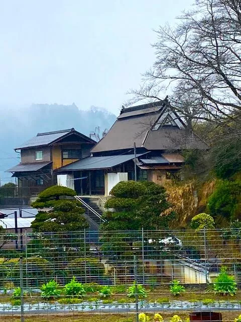 2-minute walk from JR San'in Main Line "Yagi" Station
