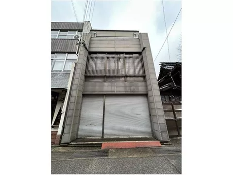Within a 10-minute walk to JR Jōhana Line Fukumi Station! Spacious 12DK layout♪