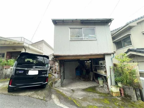 Kagoshima-shi, Kagoshima 3-chome (Sakurajima Pier Dori Sta.) Single story building, 5DK

500,000 yen