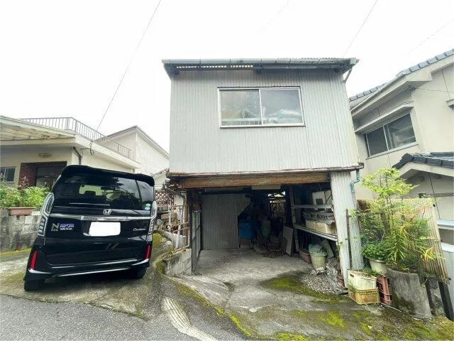 Kagoshima-shi, Kagoshima 3-chome (Sakurajima Pier Dori Sta.) Single story building, 5DK

500,000 yen